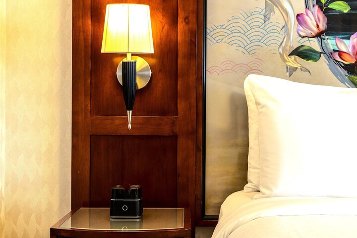 Room 27 of 66