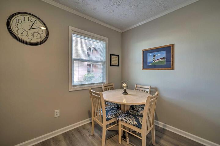Oceanfront Topsail Beach Retreat - Steps to Shore!