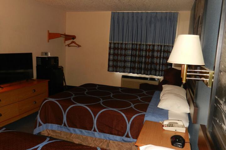 Room 35 of 46