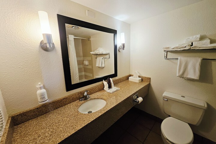 Ramada Plaza by Wyndham Sheridan Hotel & Convention Center