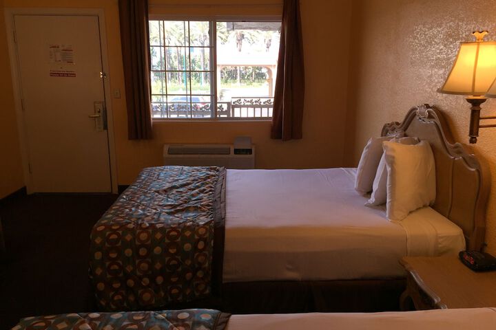 Room 40 of 131