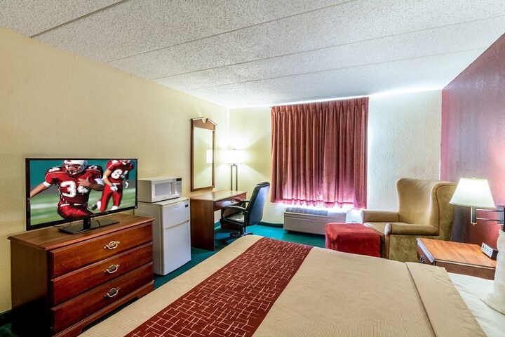 Room 12 of 34