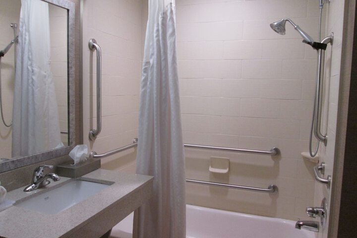 Room 28 of 81
