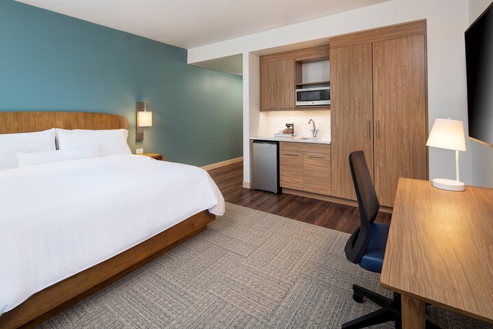 Room 16 of 36