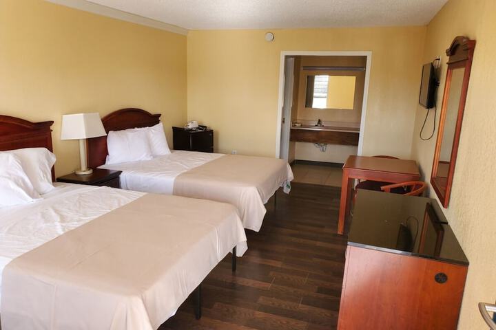 Room 11 of 17