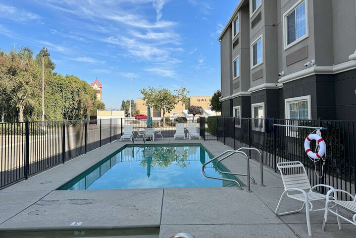 Pool 12 of 34