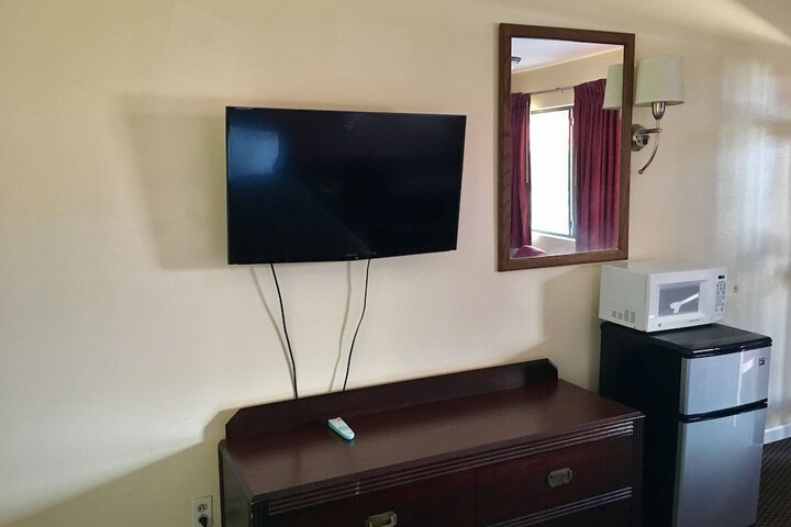 Room 9 of 28
