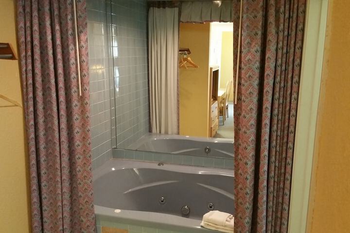 Room 35 of 46