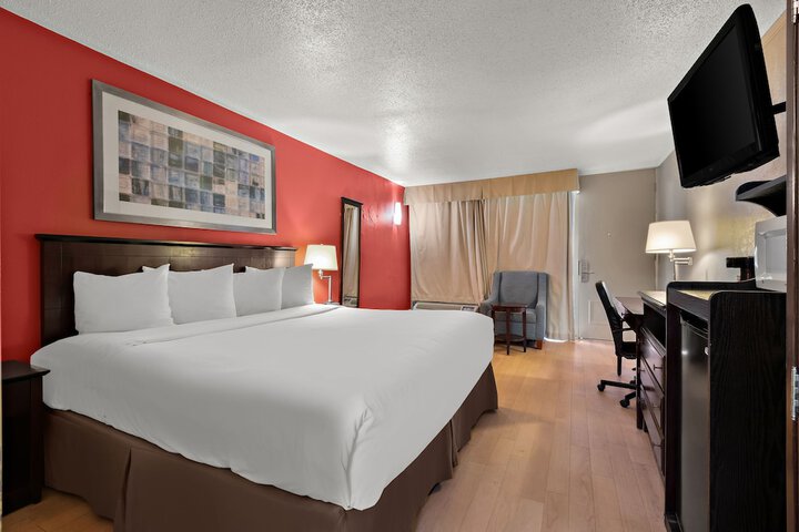 Room 32 of 39