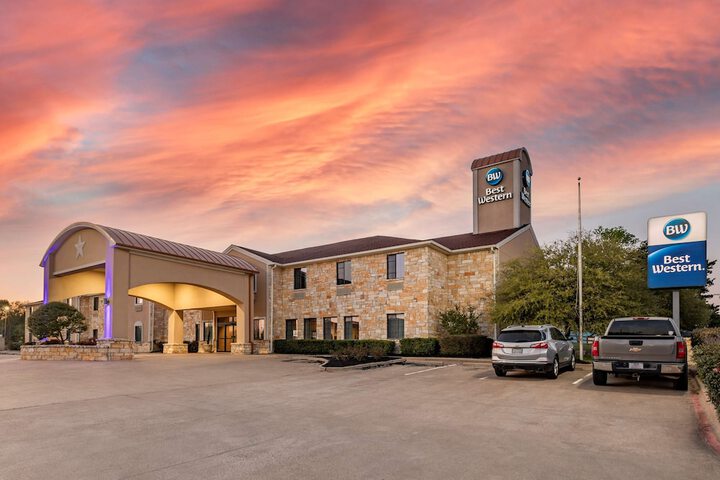 Hotel 3 of 25