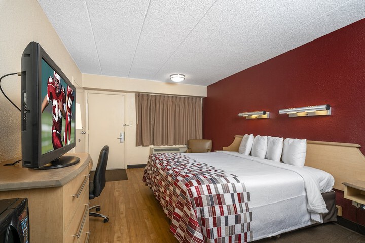 Red Roof Inn Detroit - Roseville / St. Clair Shores