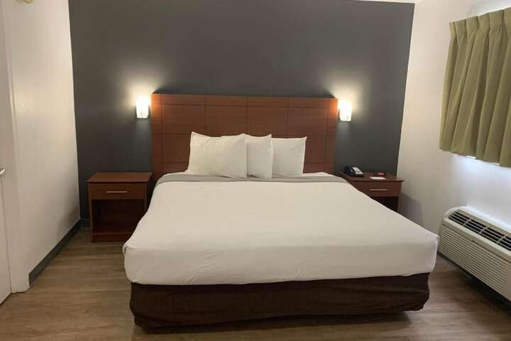 Room 15 of 35