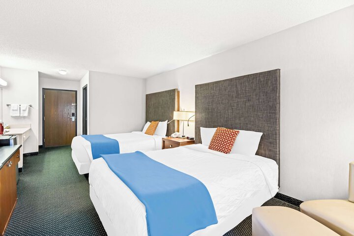 Room 12 of 38
