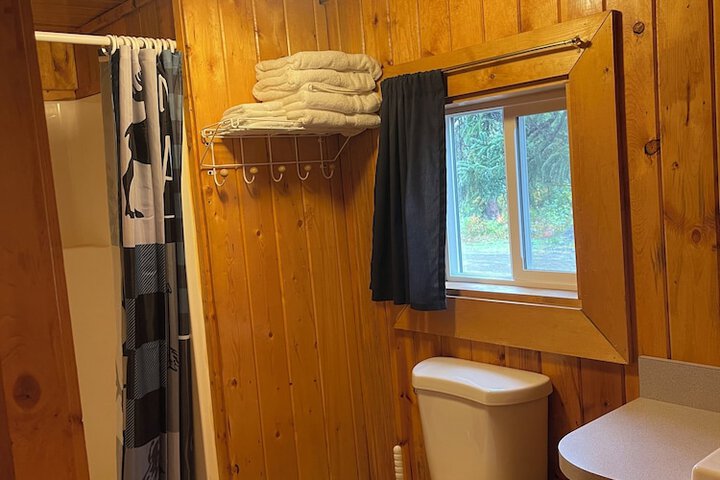 Carlo Creek Cabins