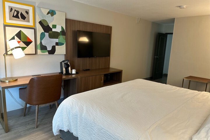 Room 30 of 51