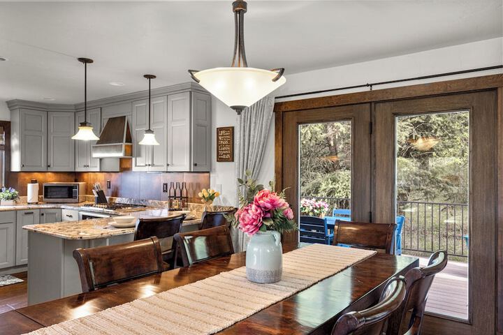 Coyote Bluff Estate