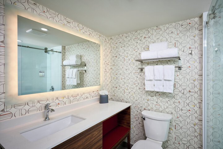 Holiday Inn Hotel & Suites Oakville at Bronte by IHG