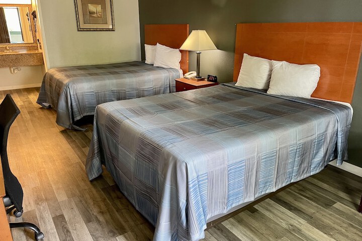 Room 19 of 37