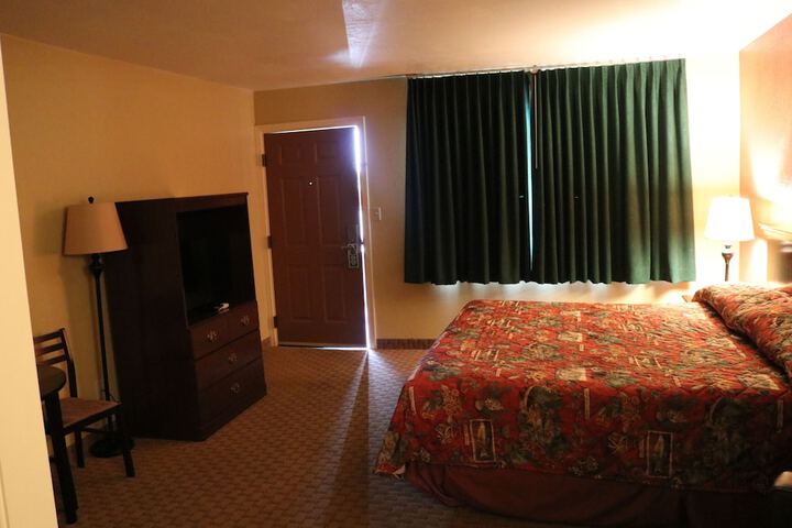 Room 61 of 86