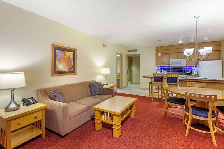 Room 21 of 38
