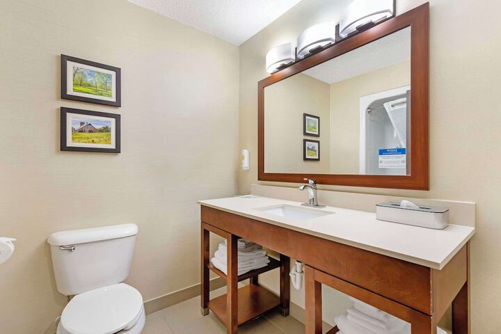 Comfort Suites Cedar Falls Industrial Park