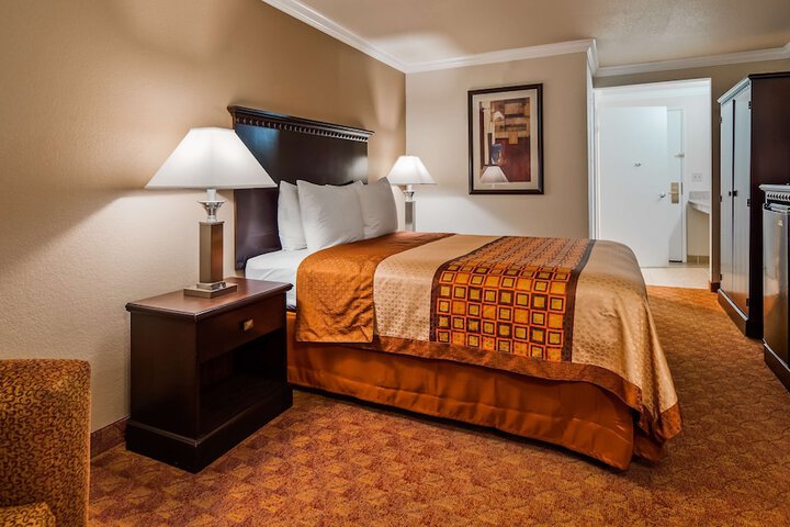 Lompoc Valley Inn and Suites