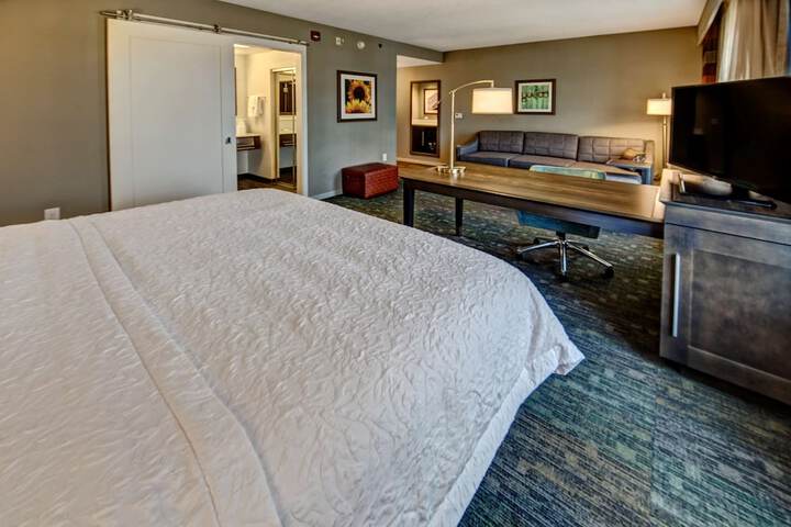 Room 8 of 37