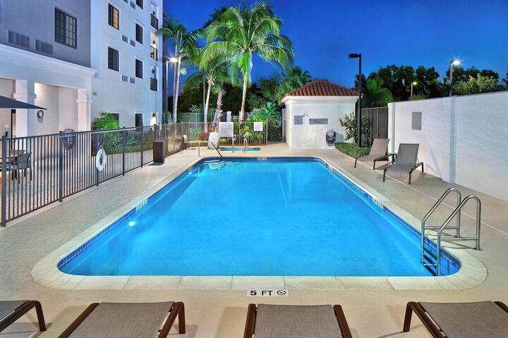Courtyard by Marriott Stuart