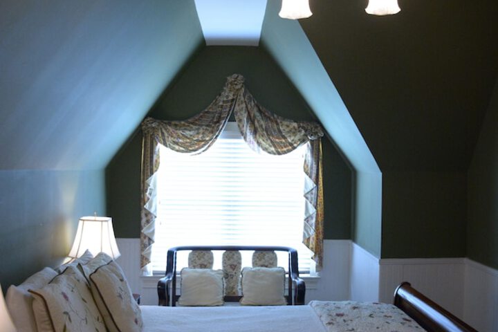 Room 108 of 151
