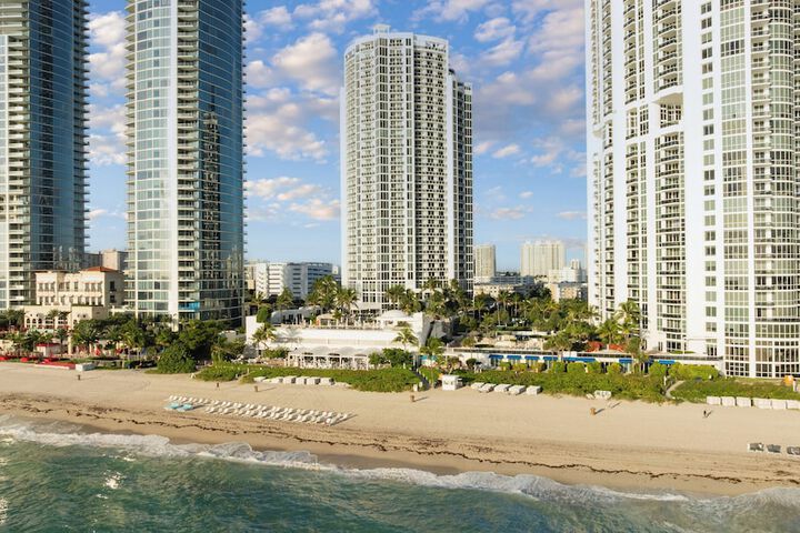 Trump International Beach Resort