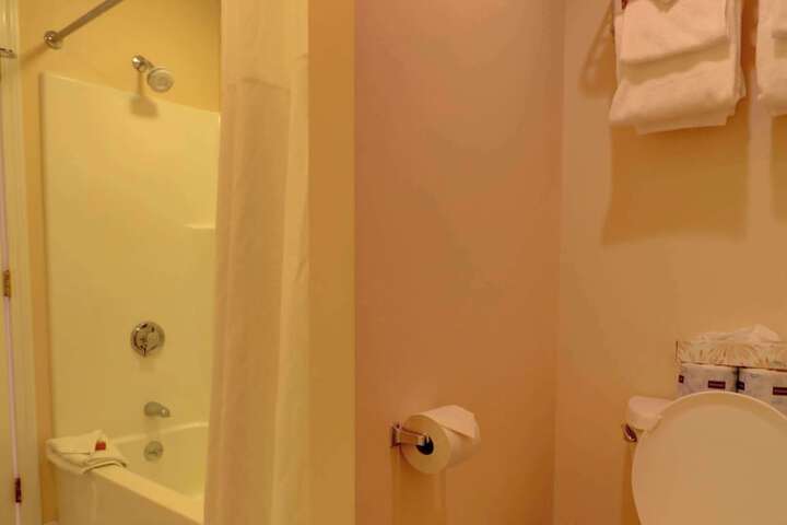 Room 27 of 104