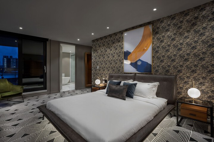 Room 25 of 48