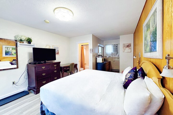 Room 42 of 46