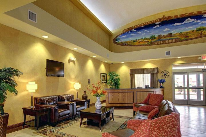 Comfort Inn & Suites Alvarado
