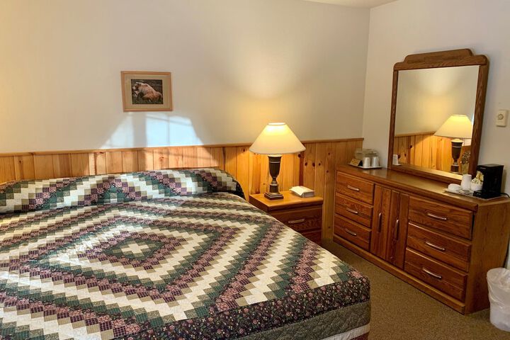 Room 12 of 32