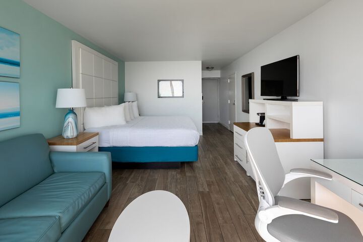 Tides Folly Beach Charlestons Oceanfront Hotel