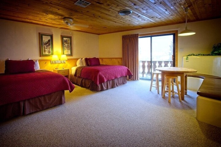 Room 28 of 60