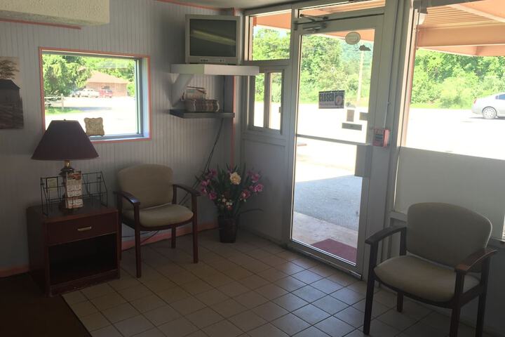 Daniel Boone Motor Inn