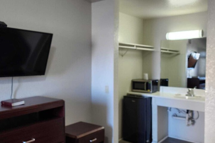 Room 6 of 21