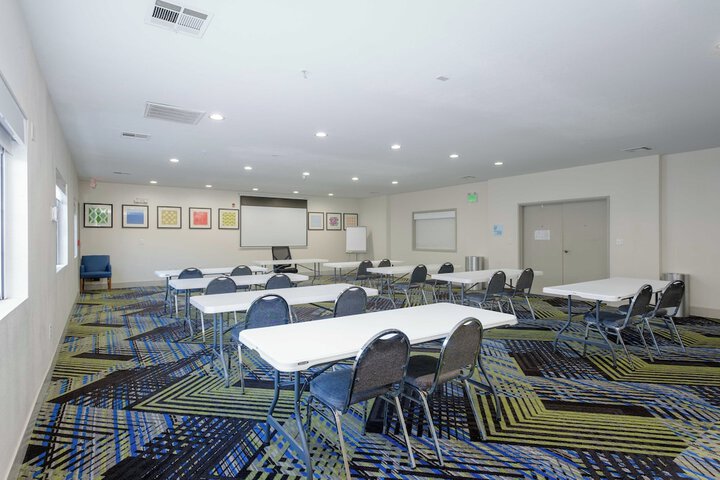 Holiday Inn Express Carlsbad by IHG