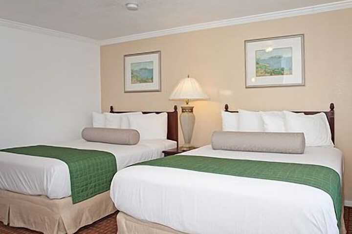Travelers Inn