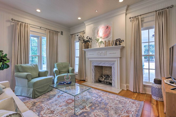 Luxe Fairhope Home w / Covered Patio: Walk to Bay