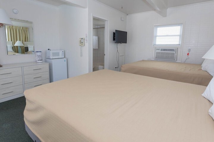 Room 16 of 32