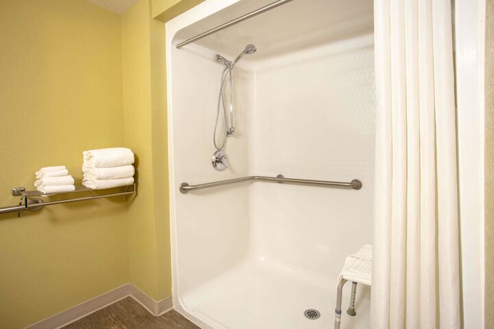 Room 11 of 22