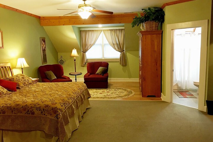 Room 33 of 156