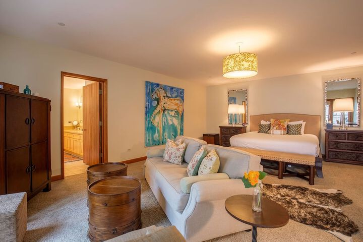 Element 52 Auberge Collection