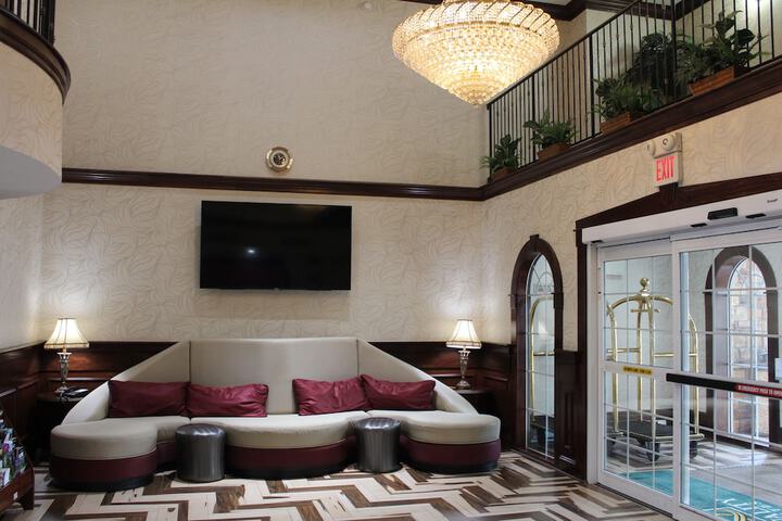 Hotel 3 of 75