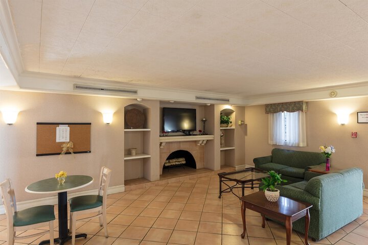 Hotel Interior 10 of 34