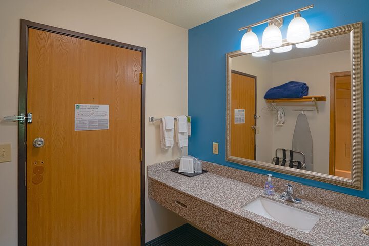OYO Hotel Redwood Falls near Jackpot Casino