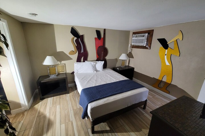 Room 49 of 67